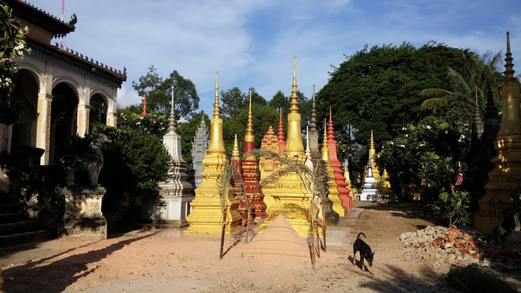 Estupas budistas del Wat Bo Siem Reap, Camboya, Octubre 2015