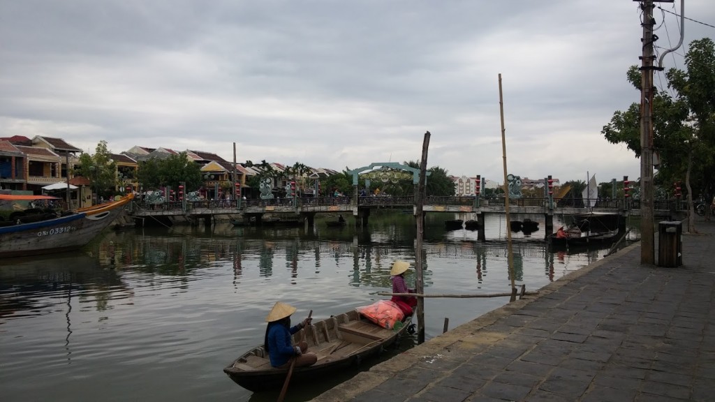 Ladera del río, Hoi An, Vietnam, 2015