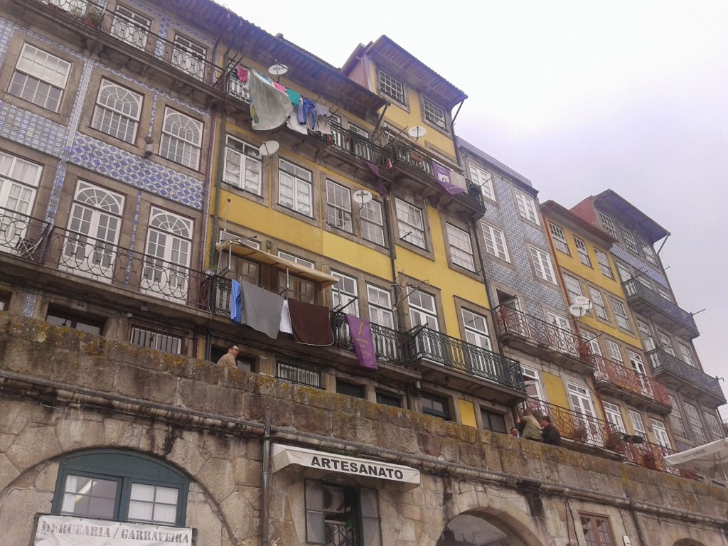 Casas Frente al río, Oporto, Portugal, 2014