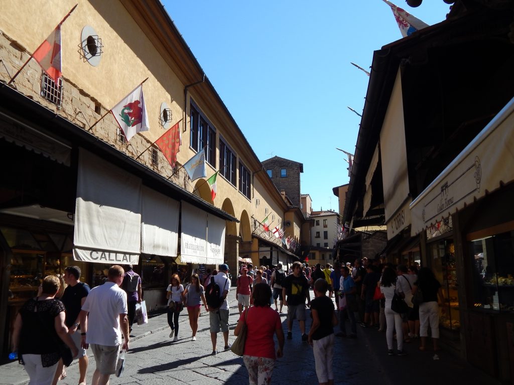 Comercios sobre el Ponte Vecchio, Florencia, Italia, 2013 | rominitaviajera.com