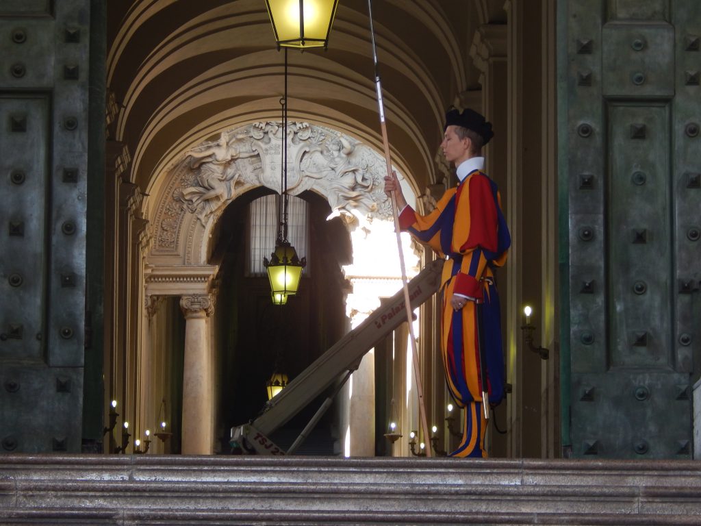 Guardia Suiza, El Vaticano, 2013 | viajarcaminando.org