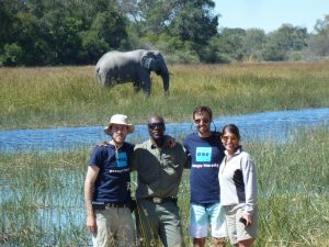 Safari a pie en delta del Okavango, Botswana