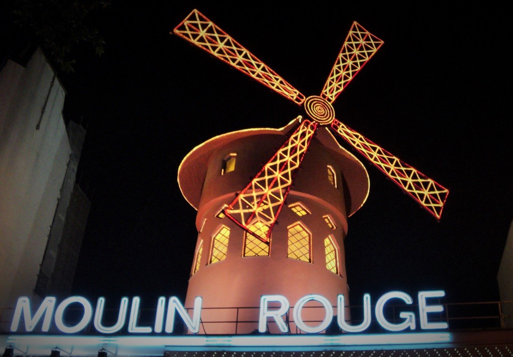Moulin Rouge, París, Francia, Junio 2013 - viajarcaminando.org